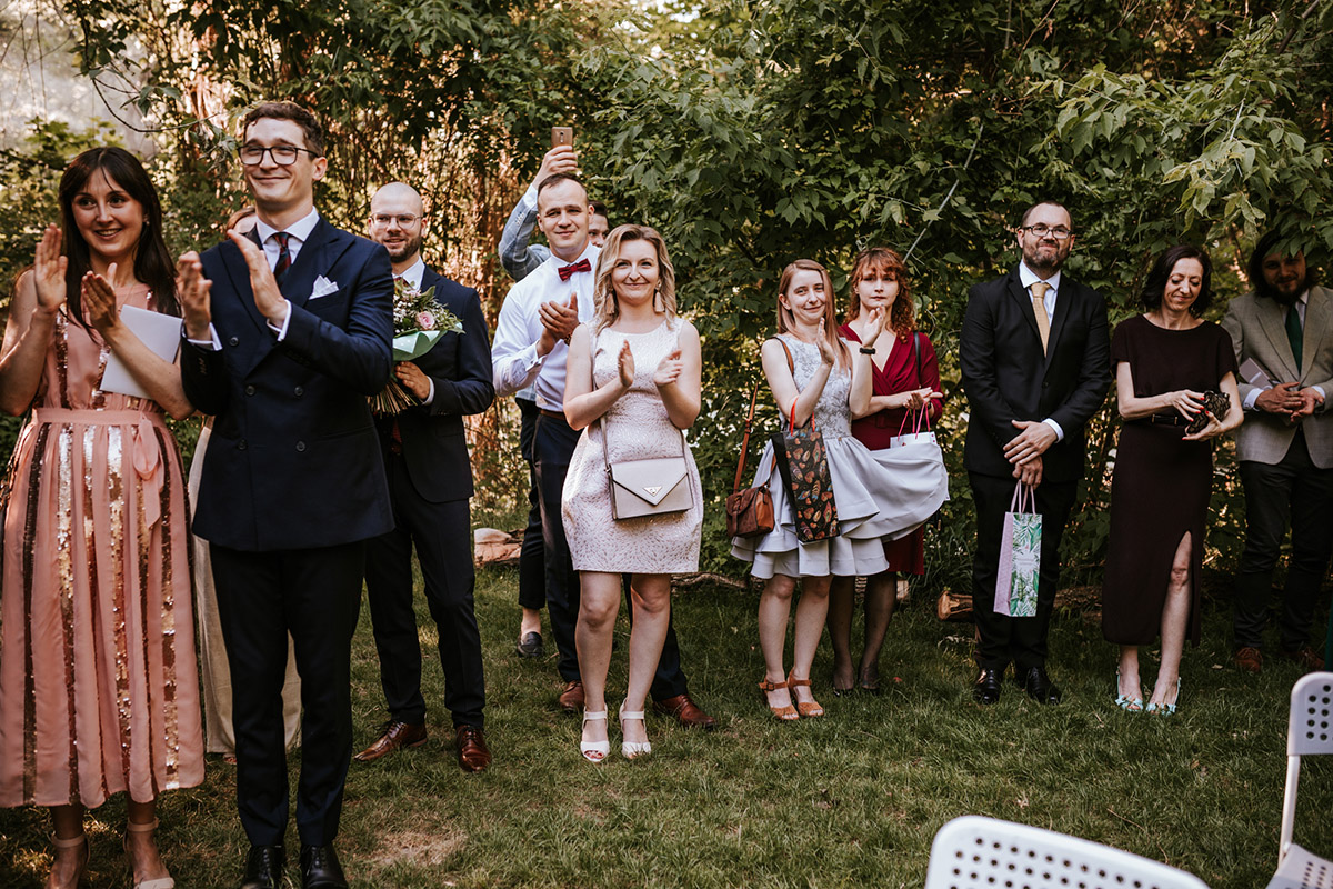 fotograf ślubnyślub plenerowy w industrialnym stylu pół na pół pół/pół wesele warszawa mokotów